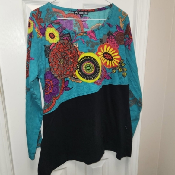 Leopards & Roses Colorful Top. - Picture 2 of 11